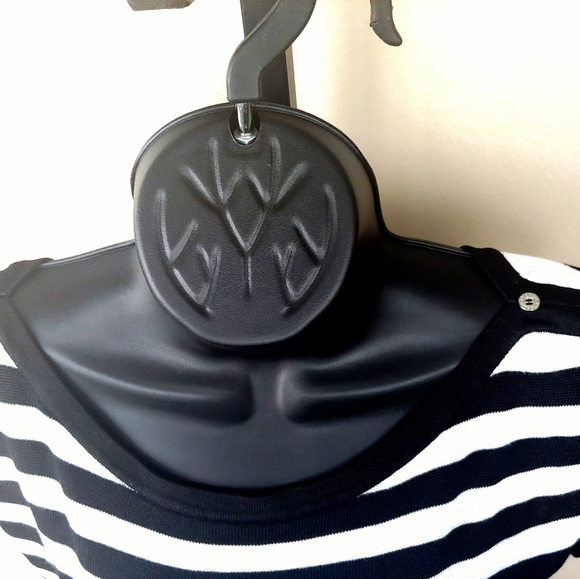 ☀SALE 4 for$20☀               Black and White Striped Knit Tunic - Picture 2 of 4